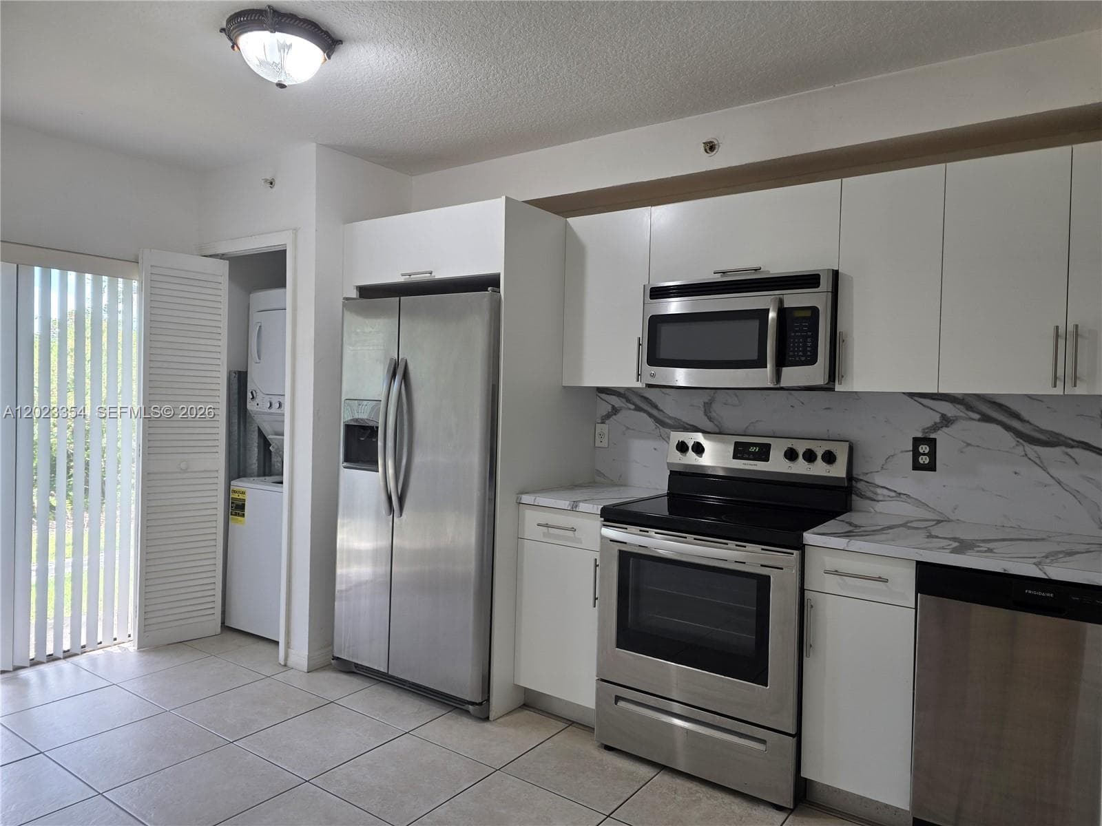 22901 SW 88th Pl 102 photo 2
