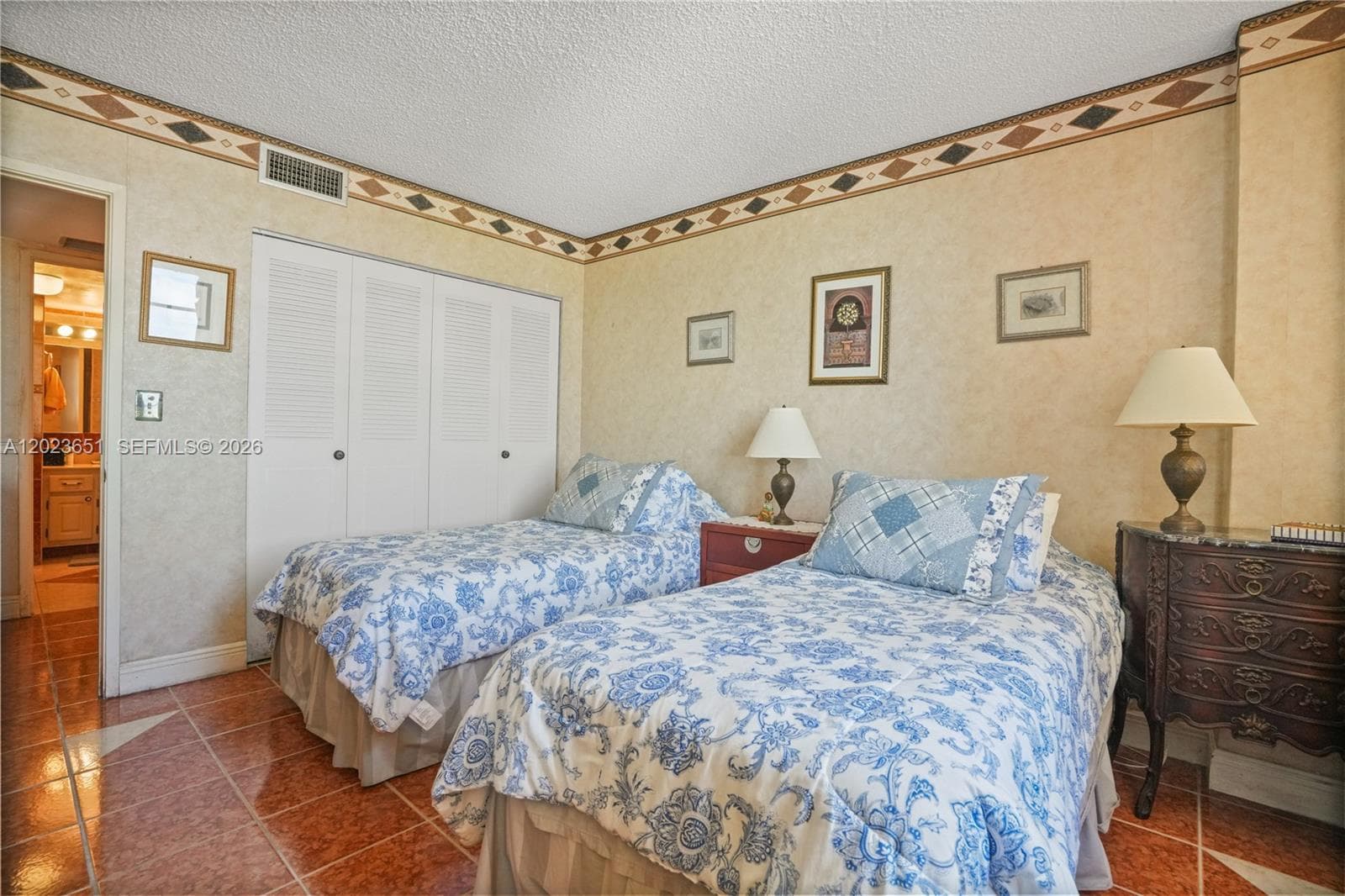 1351 NE Miami Gardens Dr 1006E photo 5