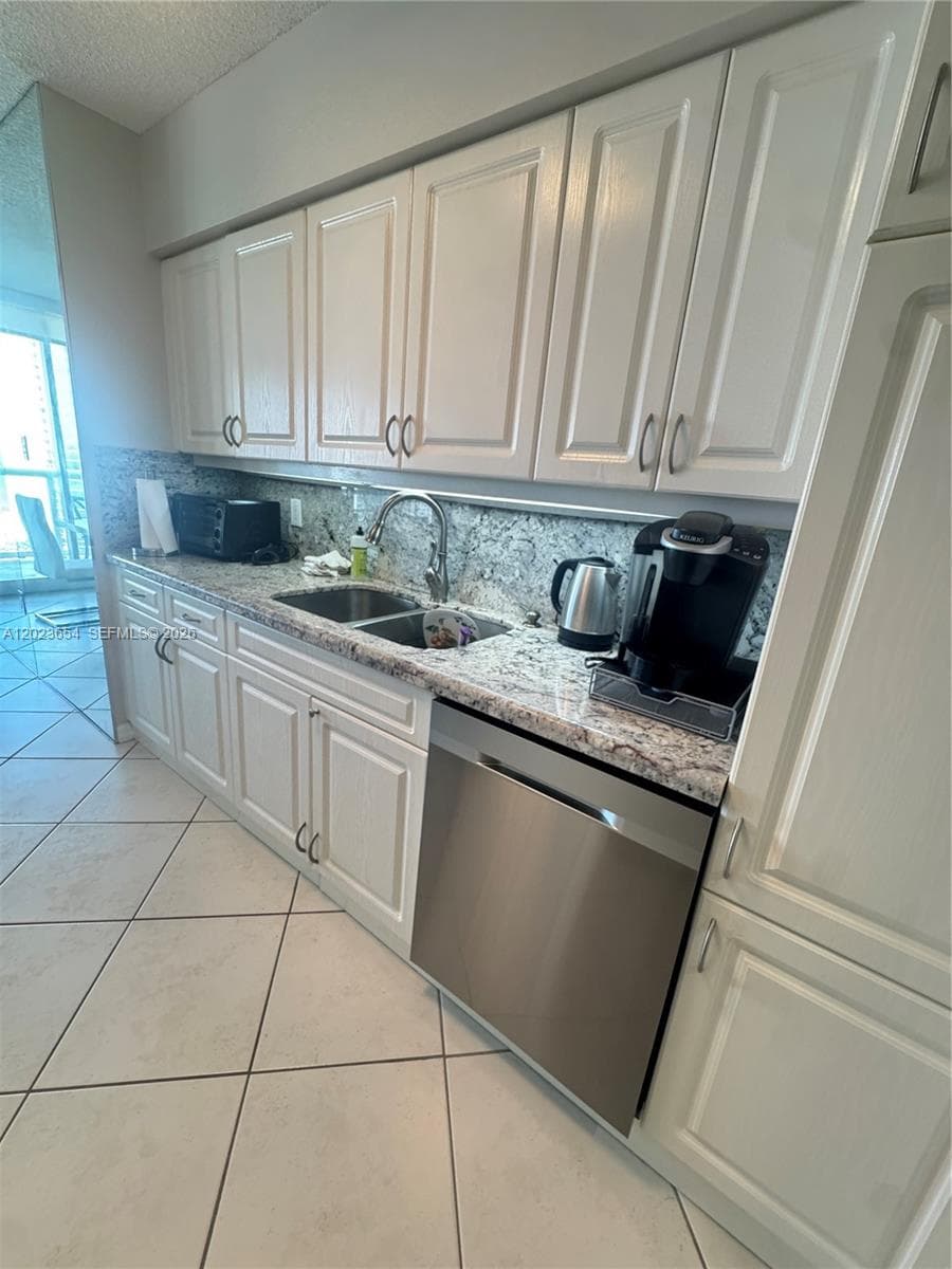 16400 Collins Ave 1242 photo 12