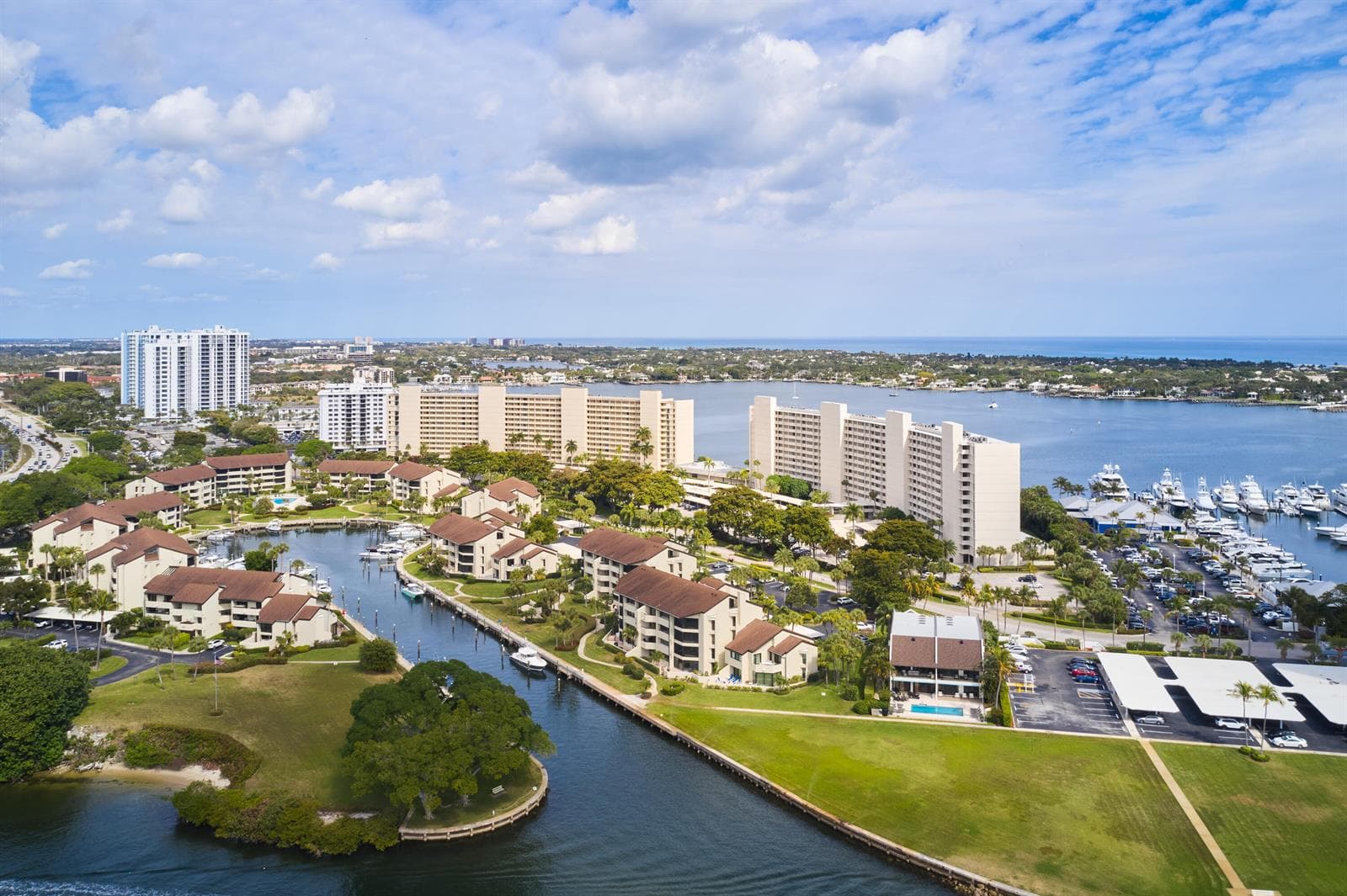 136 Lakeshore Drive 211 photo 2
