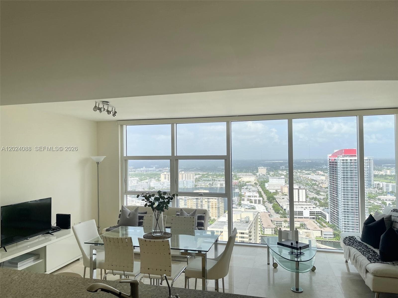 1830 S Ocean Dr 3407 photo 8