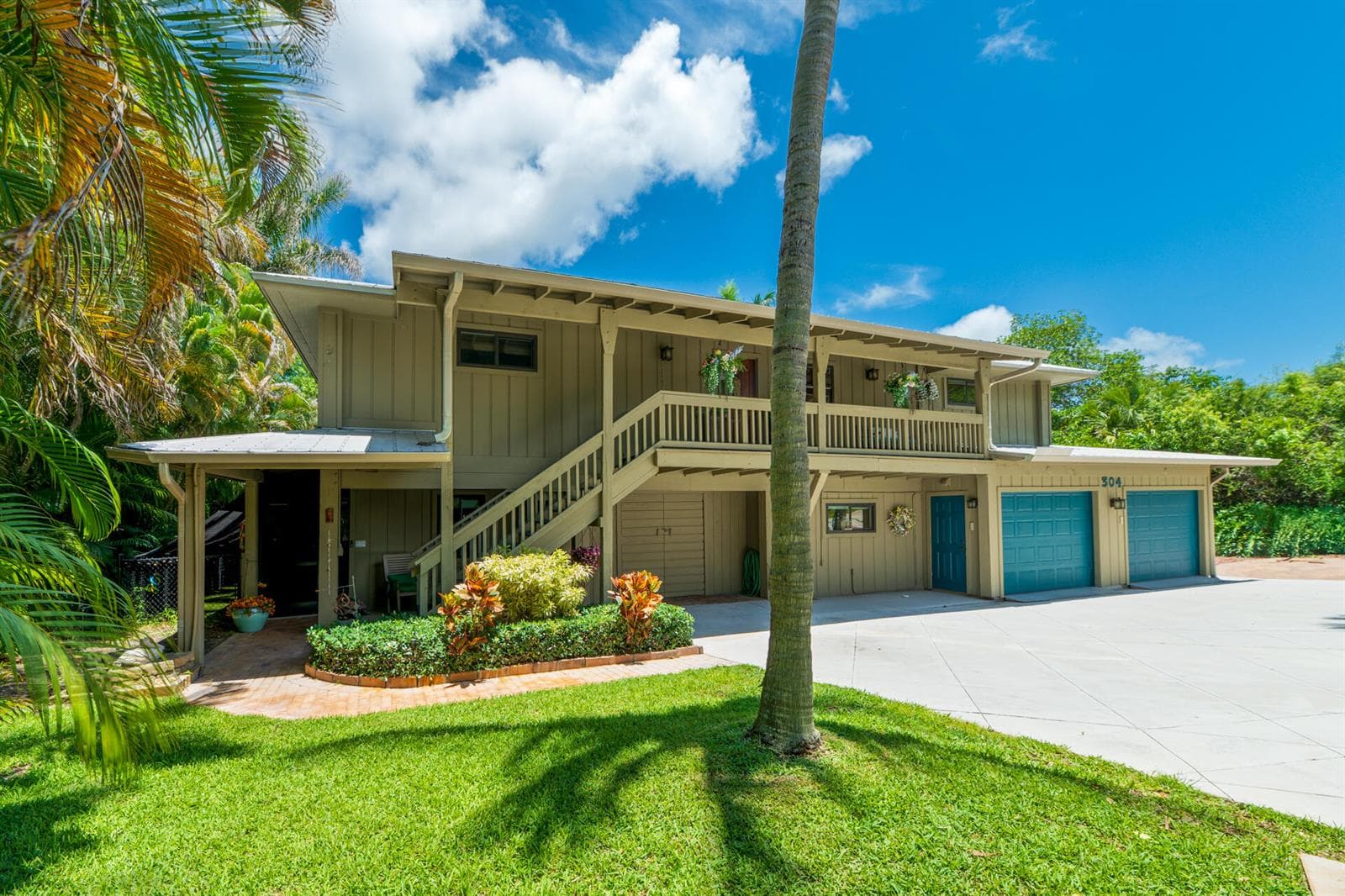 304 SW Indian Groves Drive 2