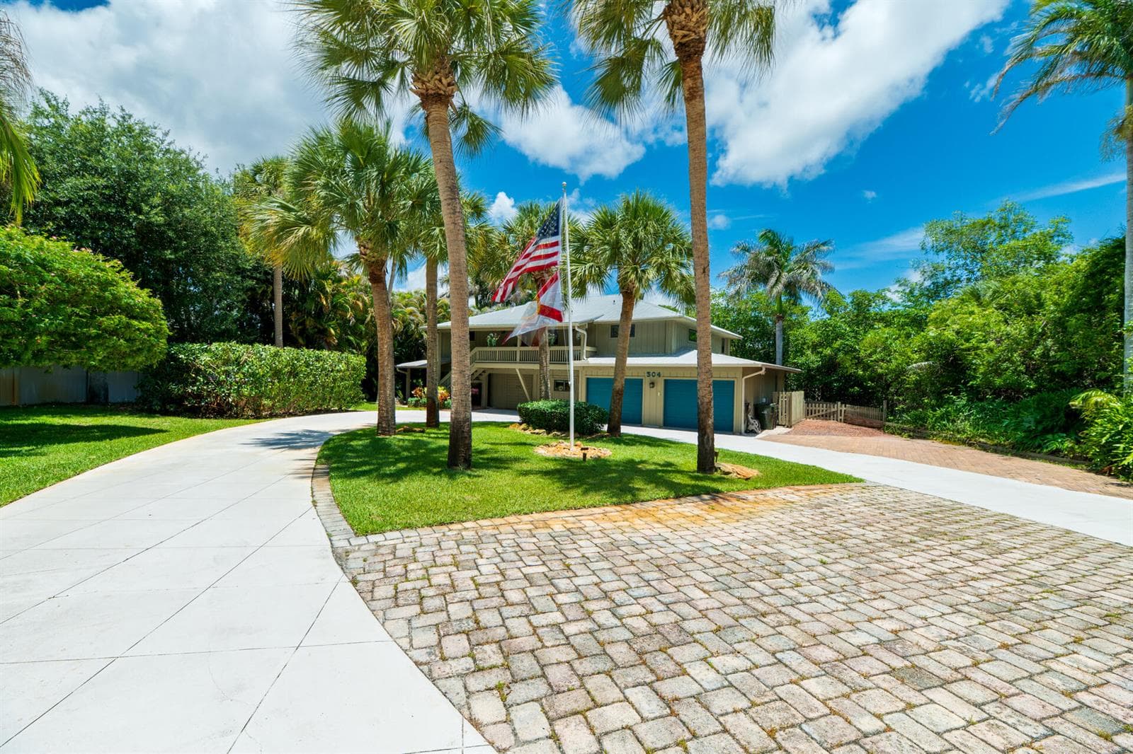 304 SW Indian Groves Drive 3