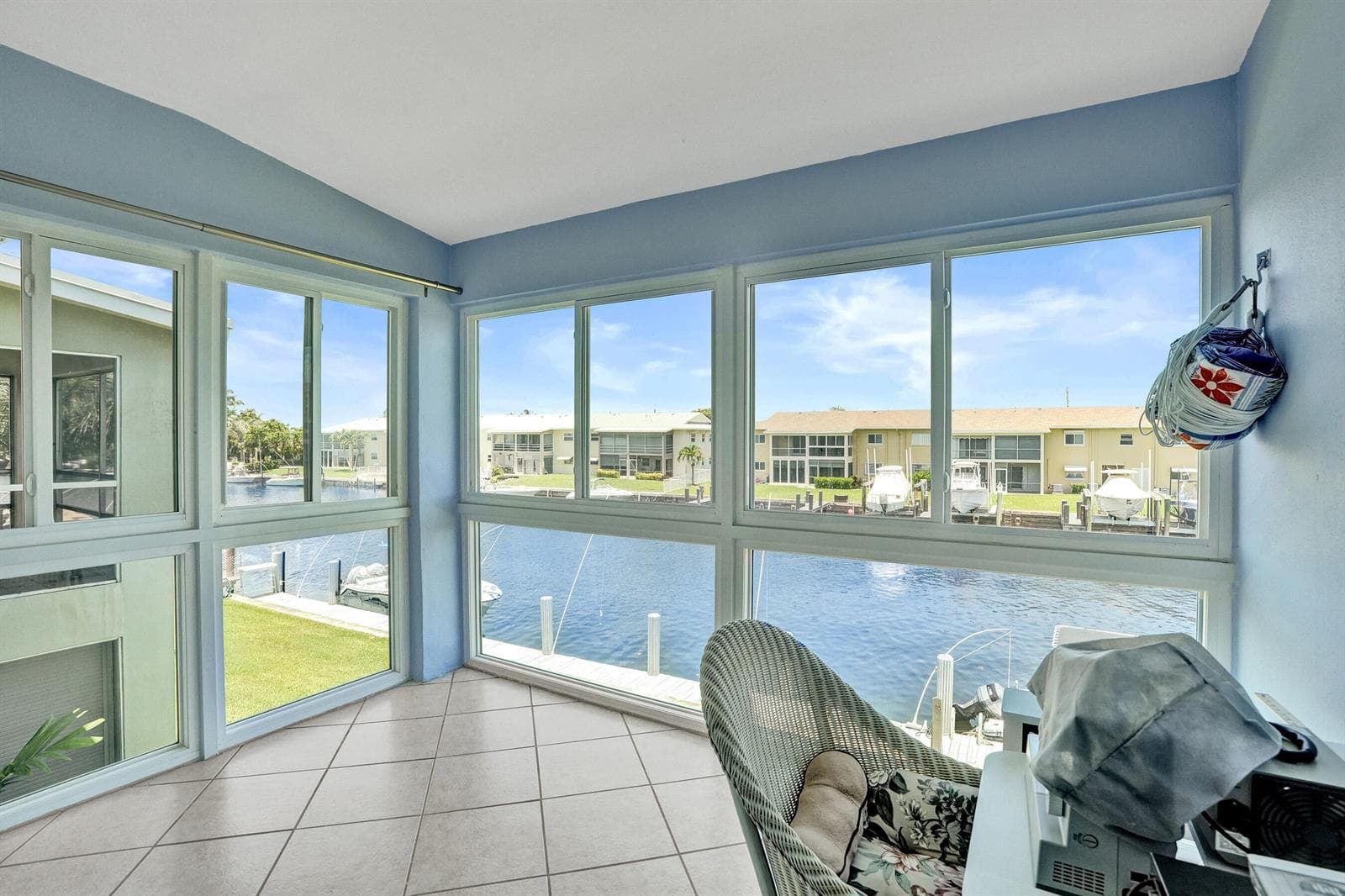 930 SE 9th Avenue #11 3