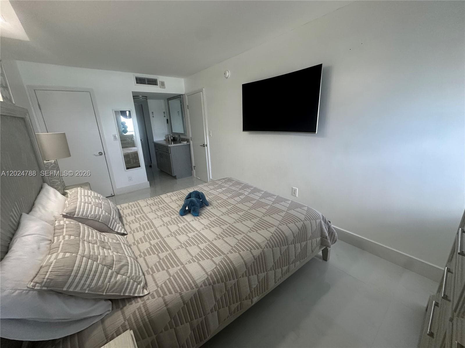 2030 S Ocean Dr 916 photo 15