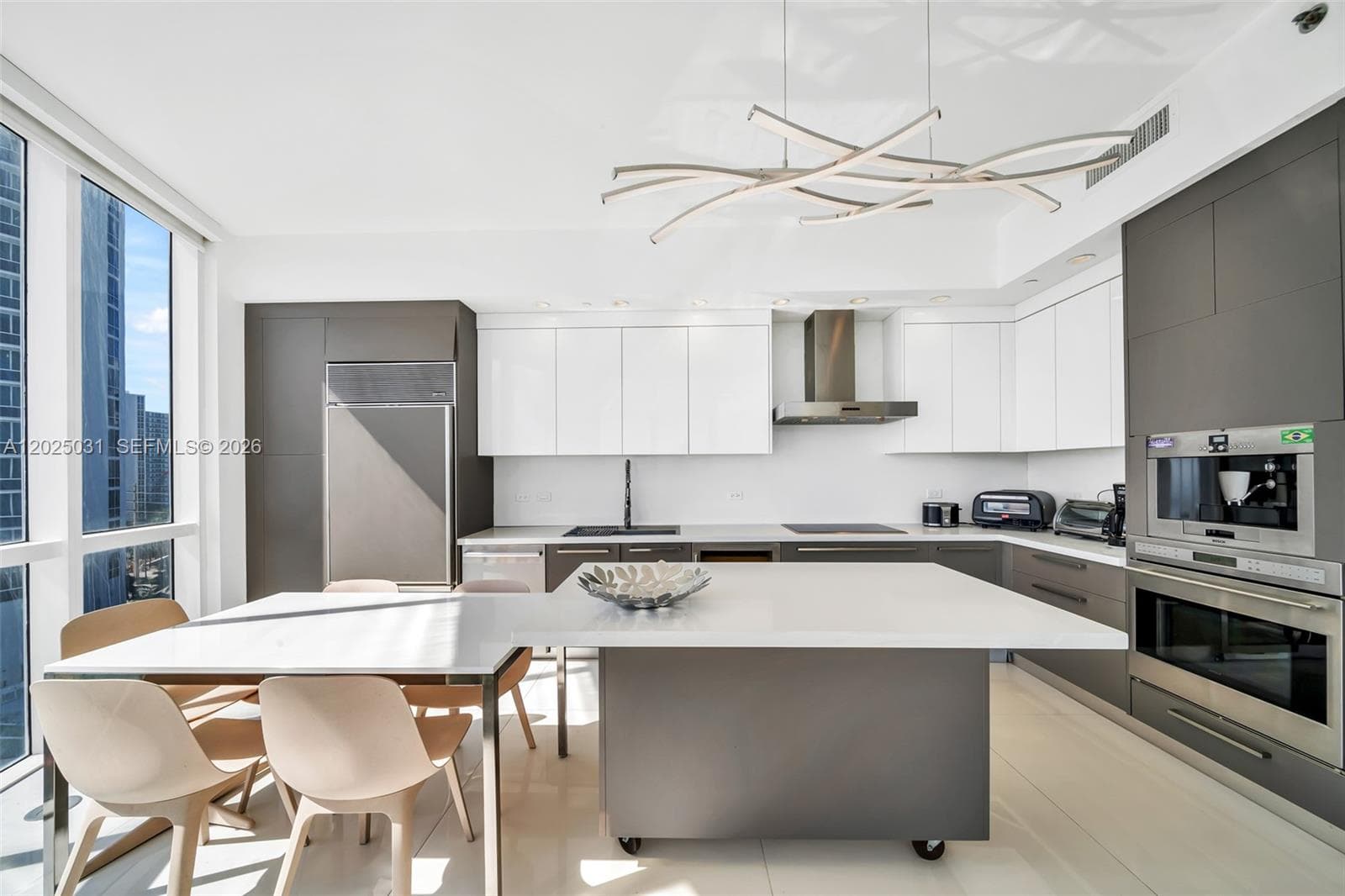 16001 Collins Ave 701 photo 3
