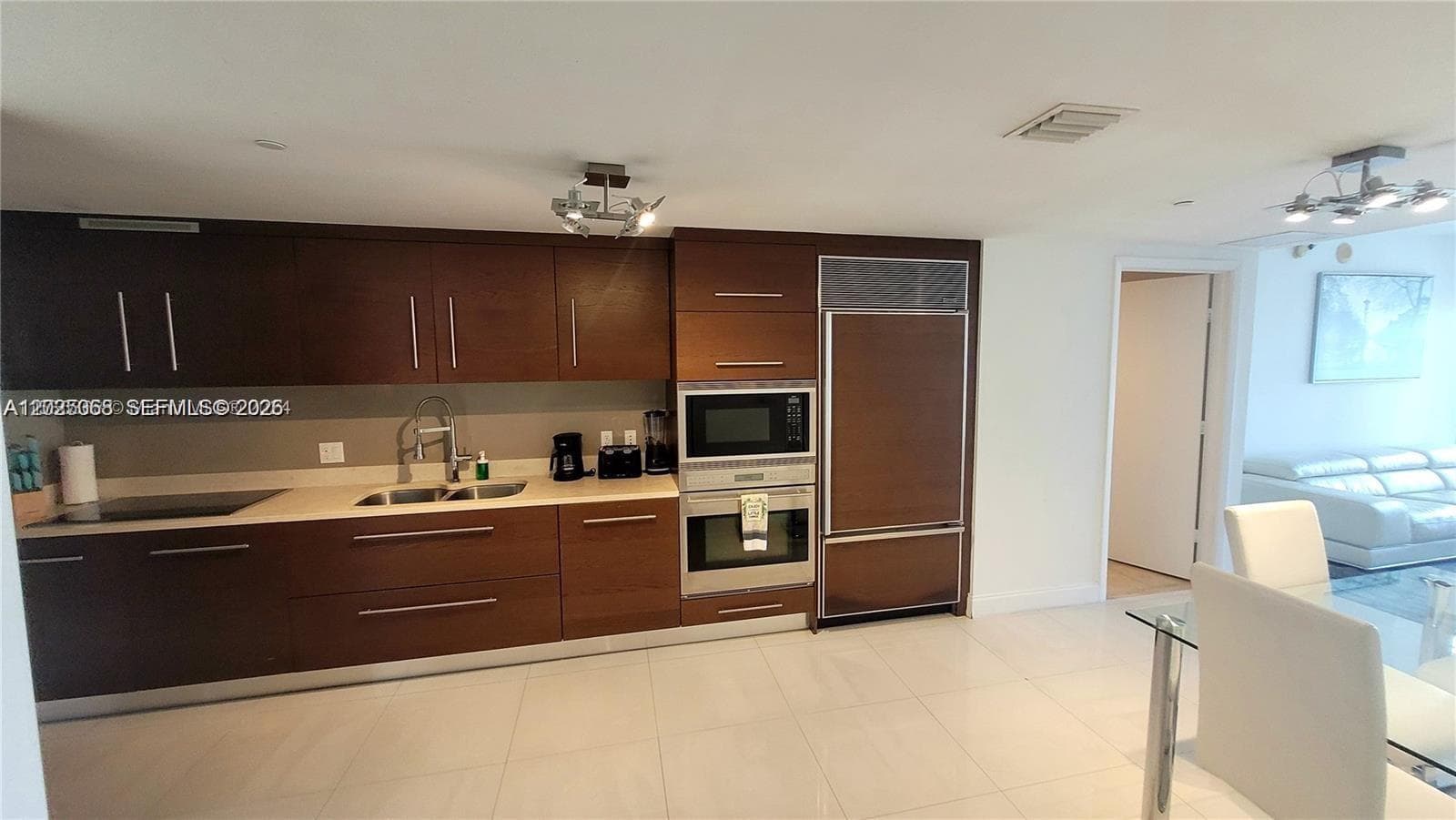 485 Brickell Ave #2311 4
