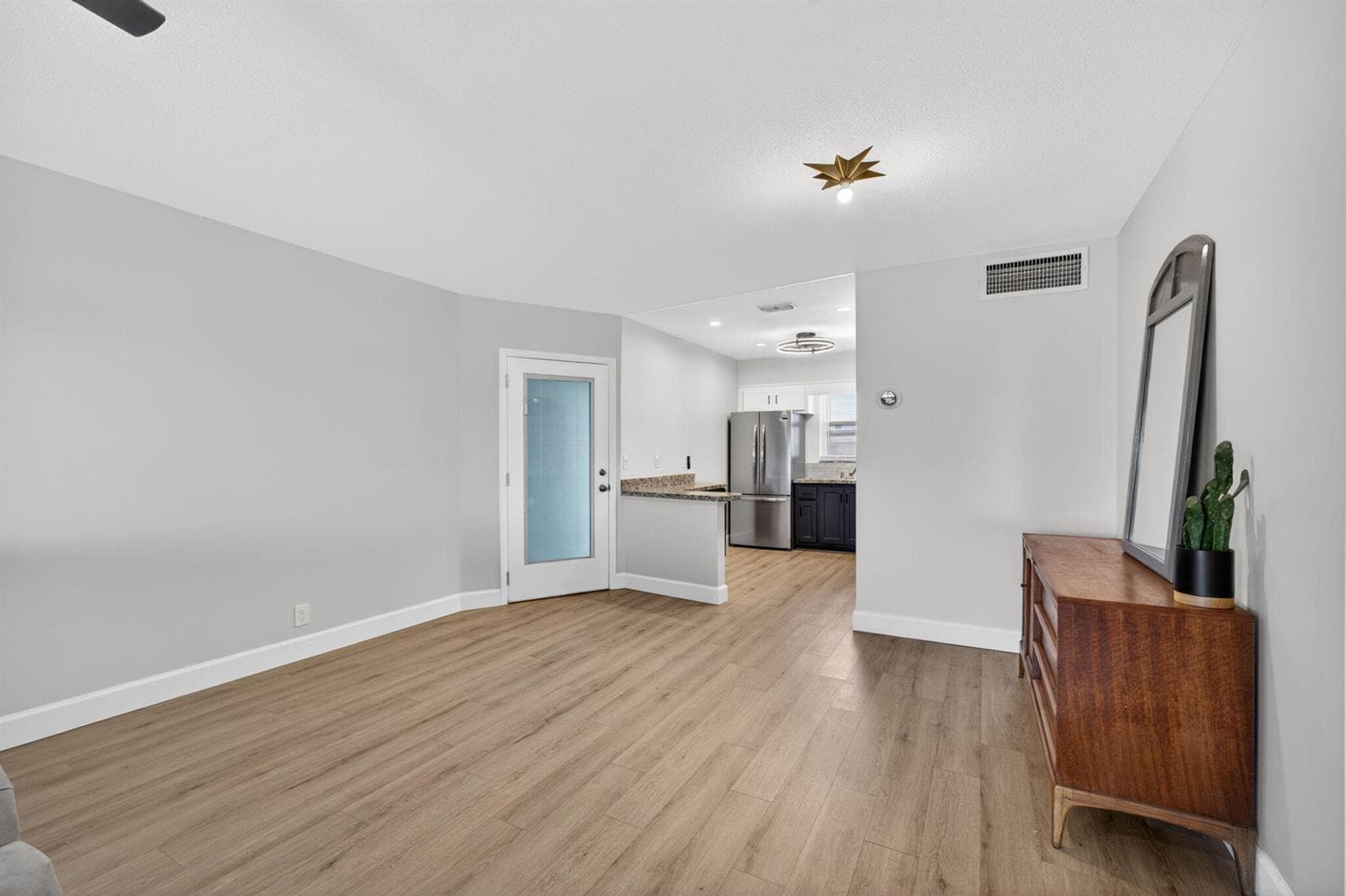 110 Wettaw Lane #202 4