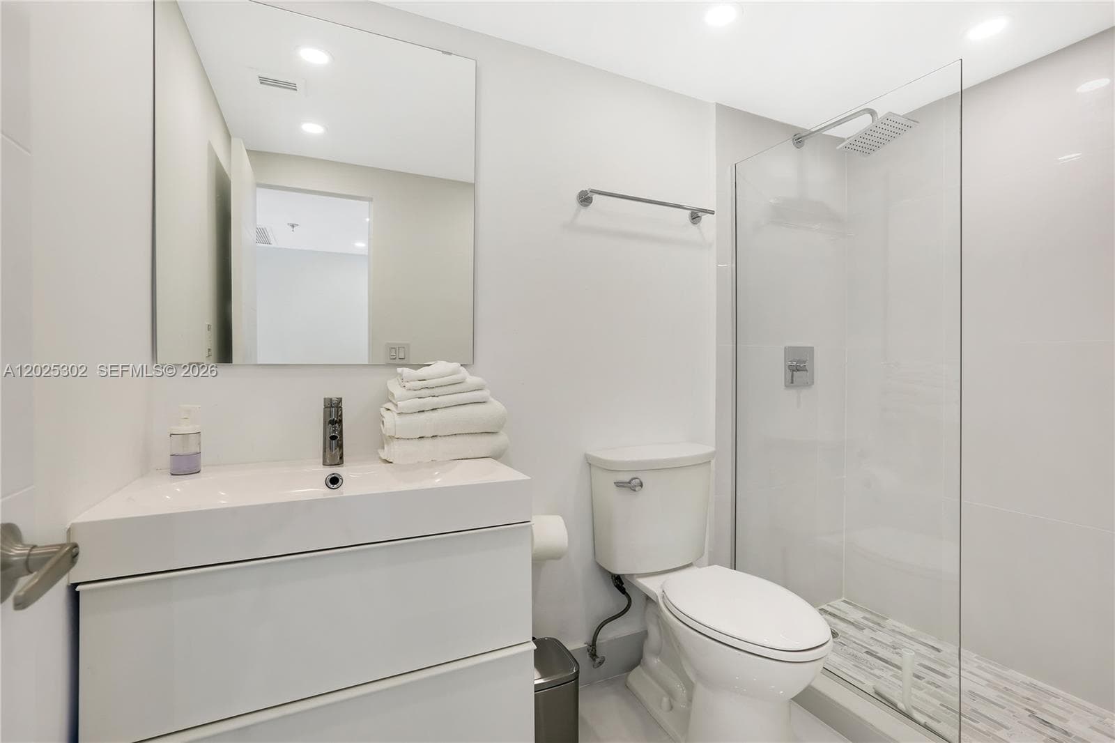 5445 Collins Ave 1203 photo 8