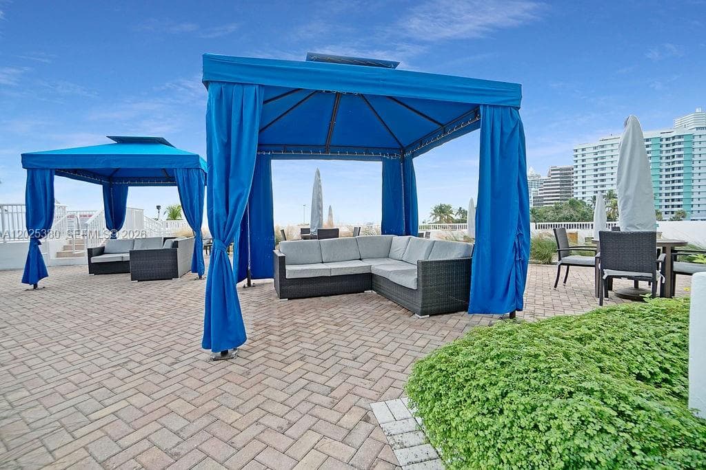 5401 Collins Ave 920 photo 8