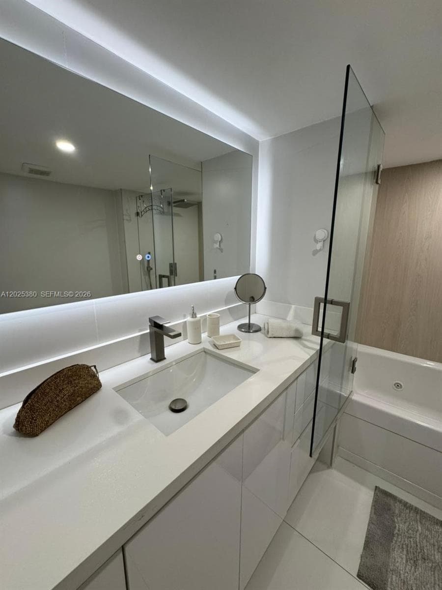 5401 Collins Ave 920 photo 25