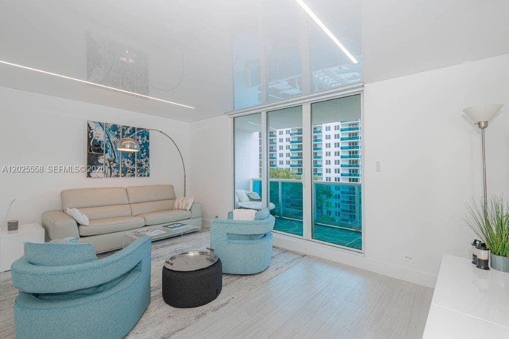 2301 Collins Ave 811 photo 7
