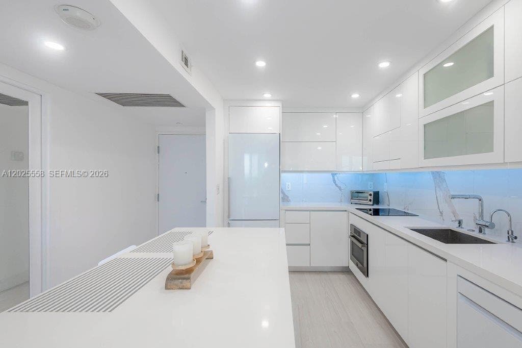 2301 Collins Ave 811 photo 18