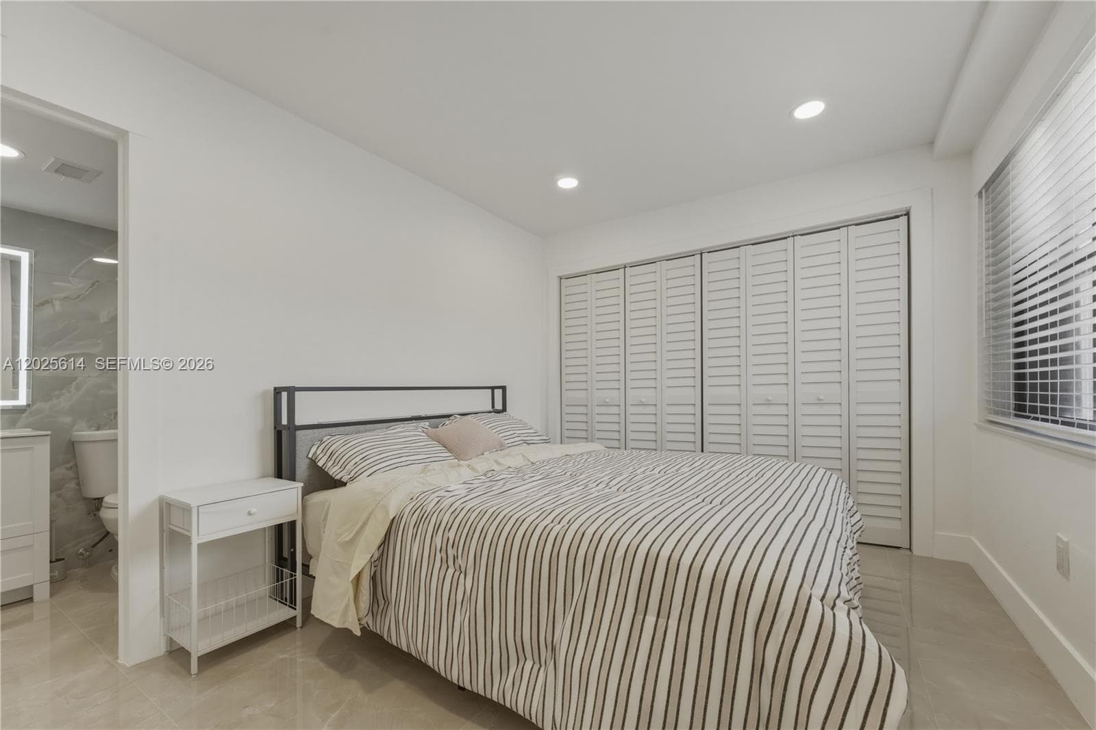 3702 NE 171st St 17 photo 16
