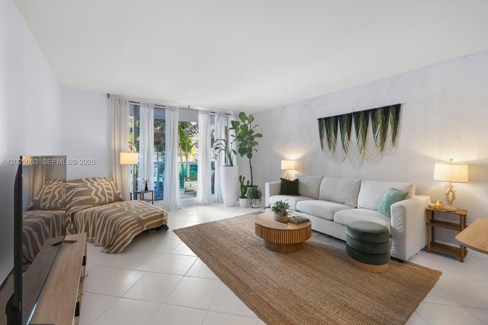 2301 Collins Ave 519 photo 2