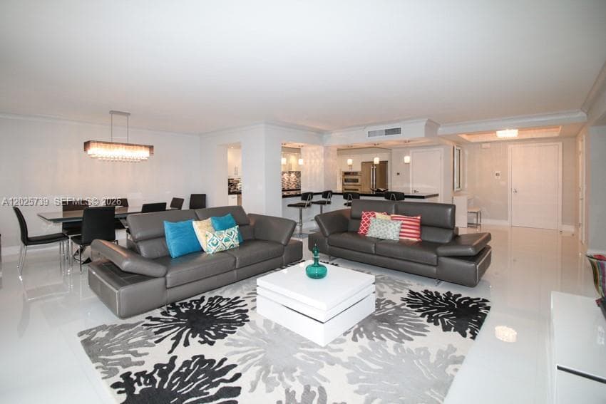 9801 Collins Ave 9W photo 2