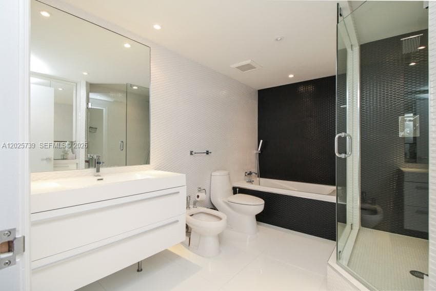 9801 Collins Ave 9W photo 12