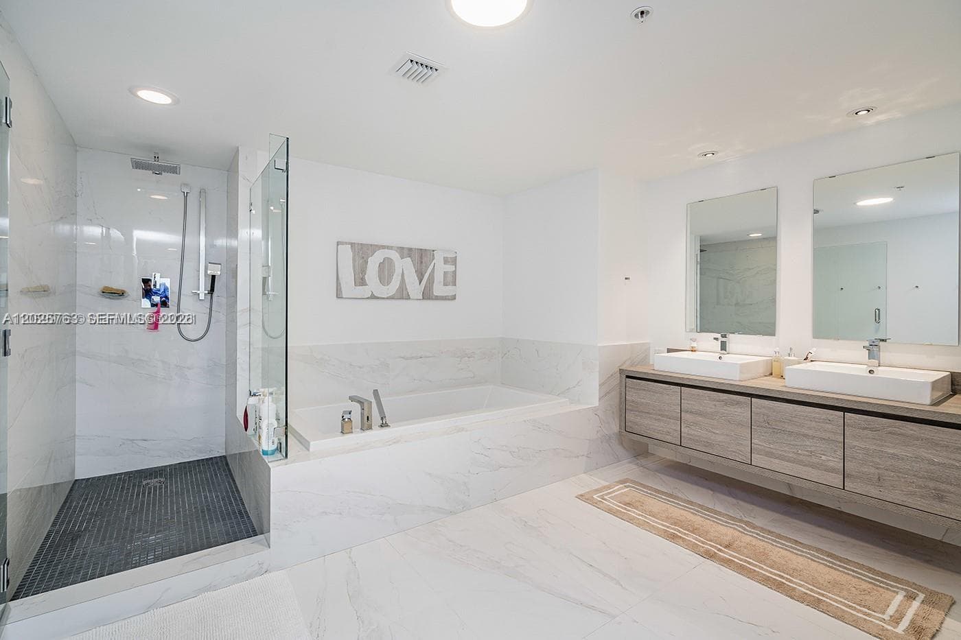 400 Sunny Isles Blvd 1804 photo 19