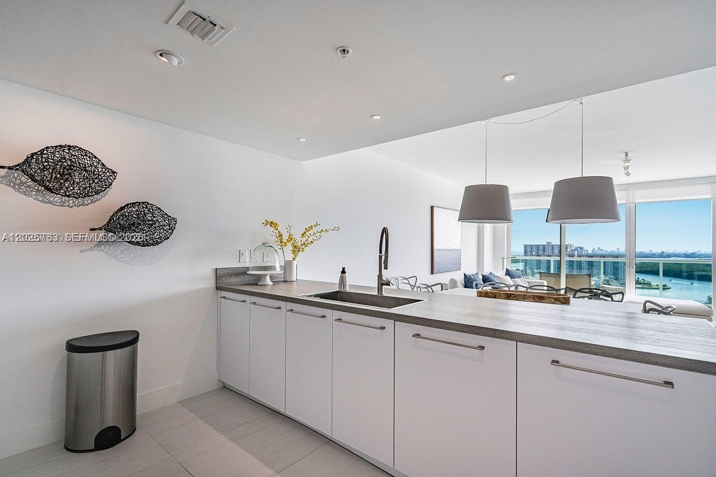 400 Sunny Isles Blvd 1804 photo 8