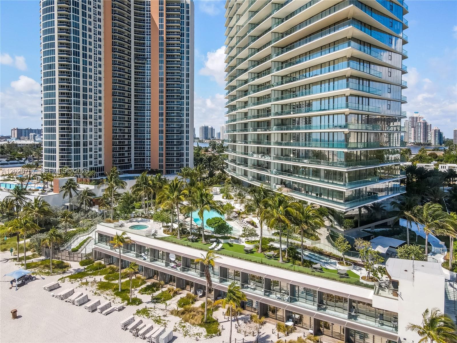 18975 Collins Ave 3504 photo 5