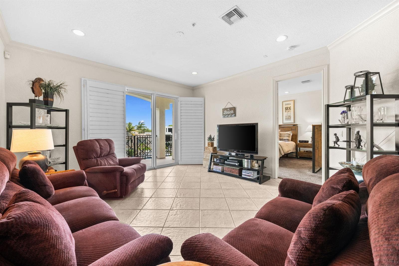 2720 NE 15th Street #303 4