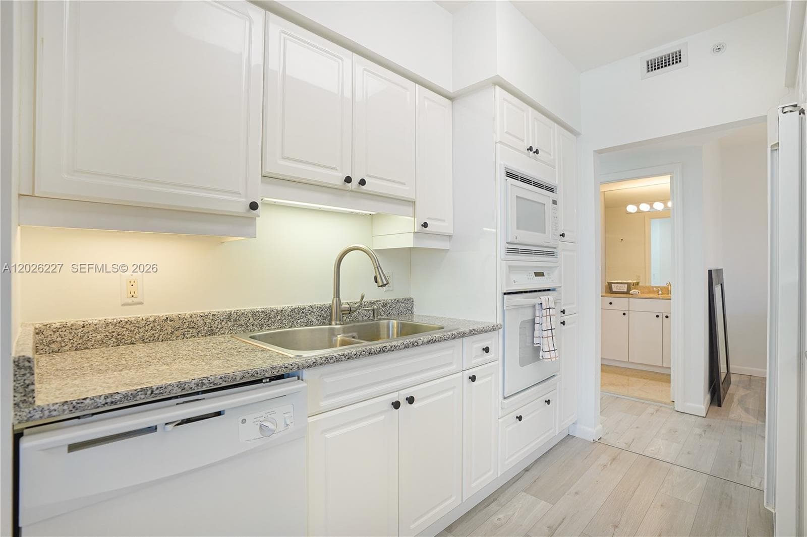 4779 Collins Ave 2908 photo 20