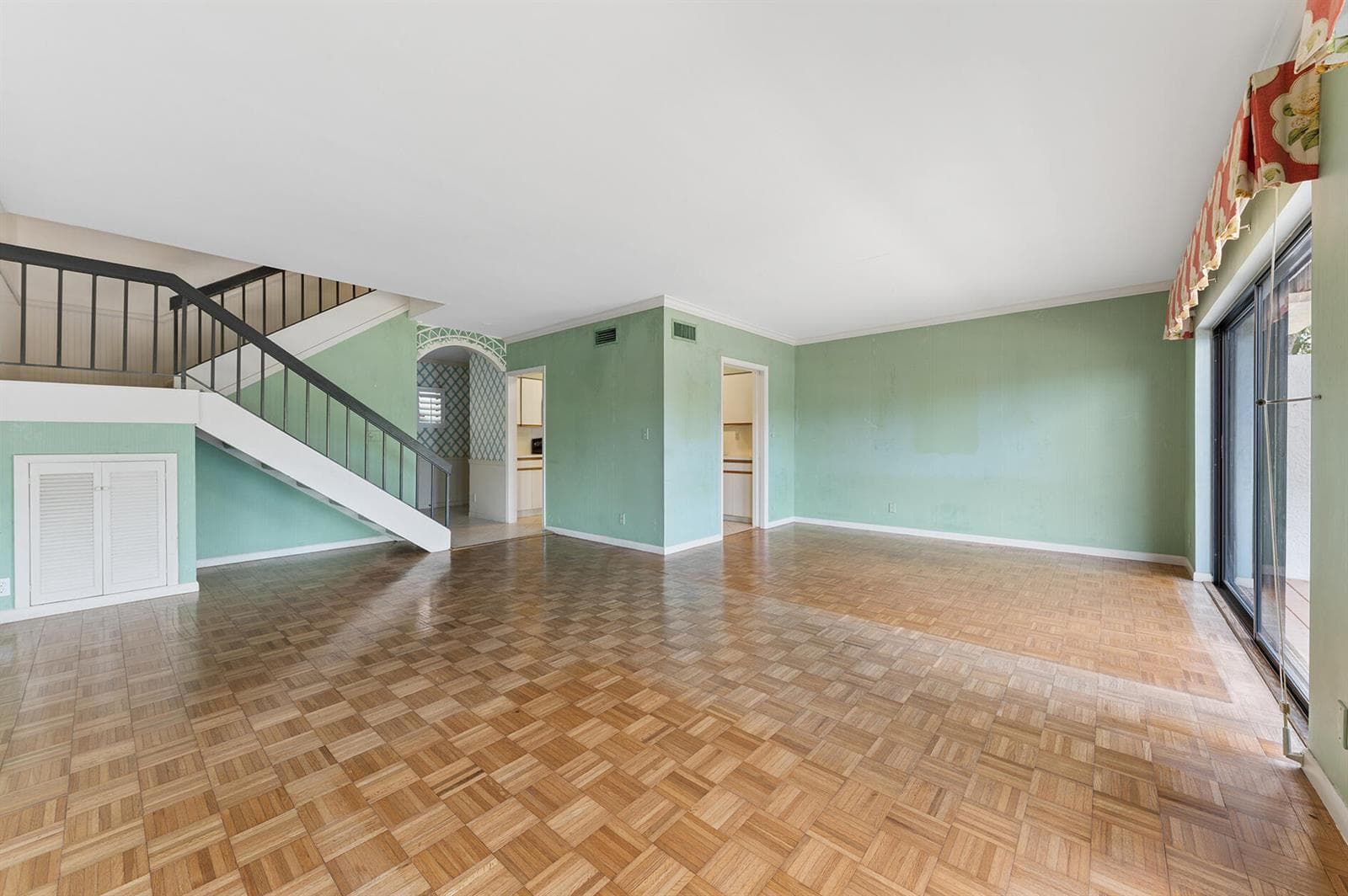 800 Andrews Avenue #4 5