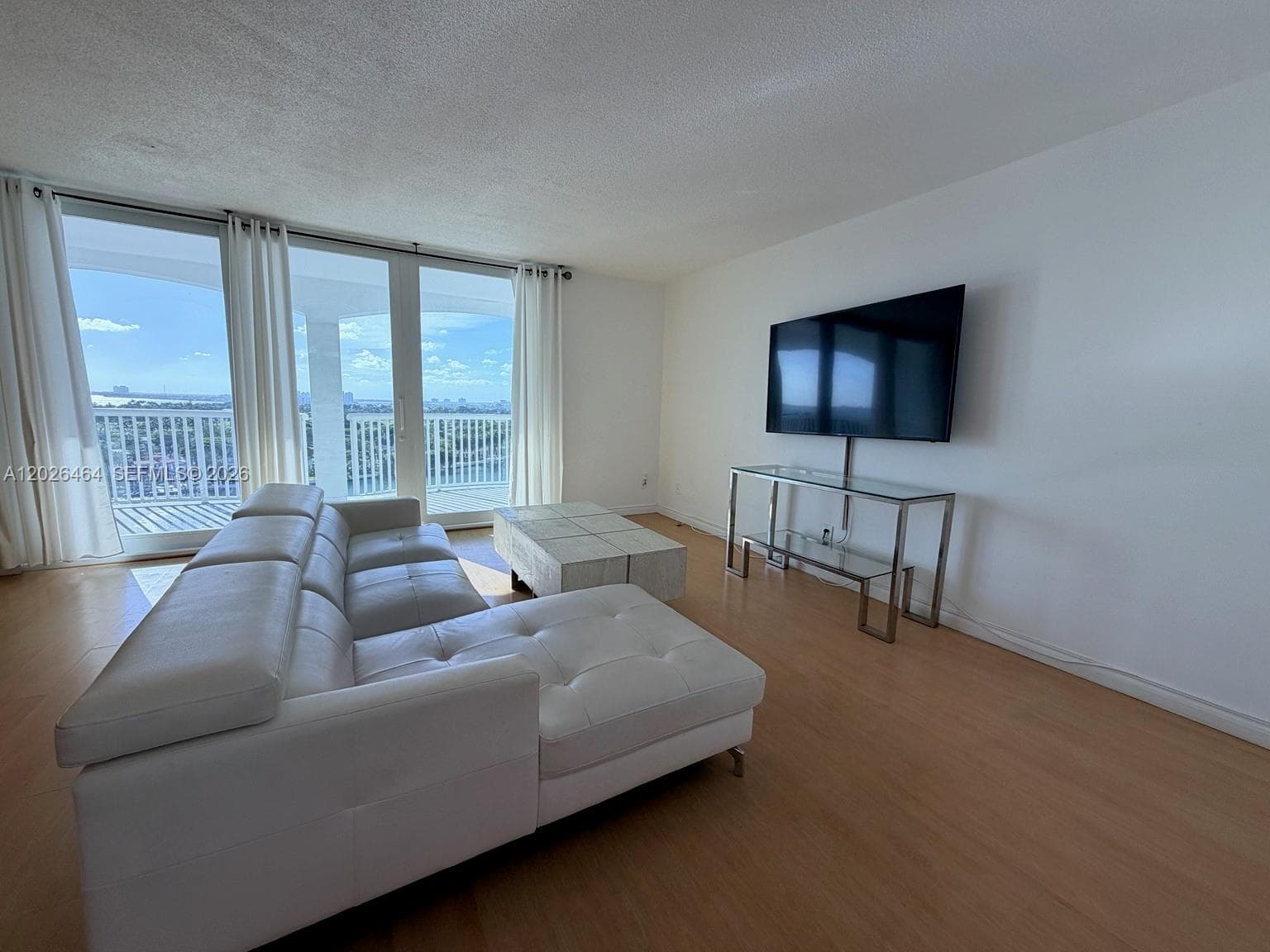 5401 Collins Ave 1022 photo 4