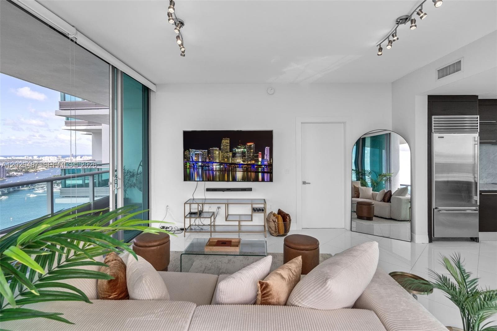 900 Biscayne Blvd 4412 photo 3