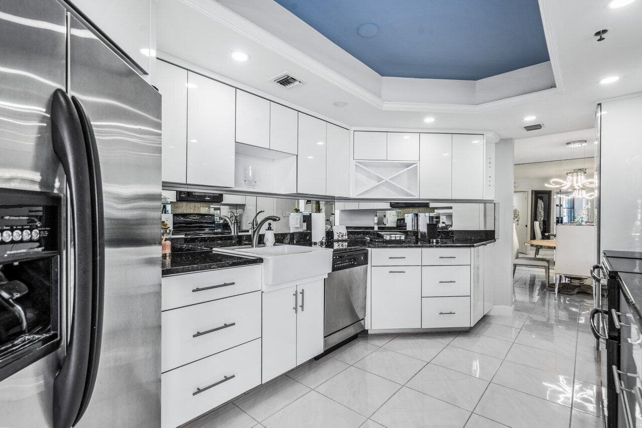 5200 N Ocean Drive 102 photo 14