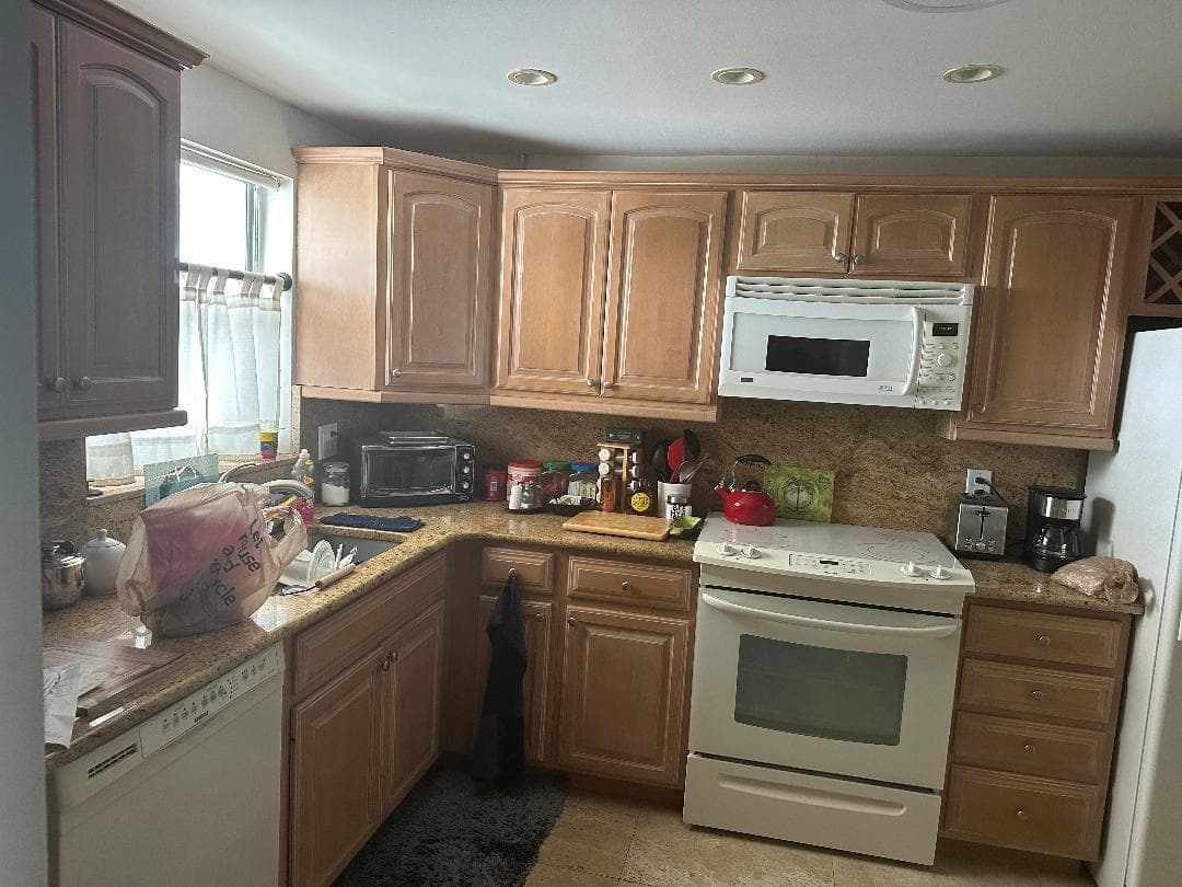 511 Bayshore Drive 405 photo 2