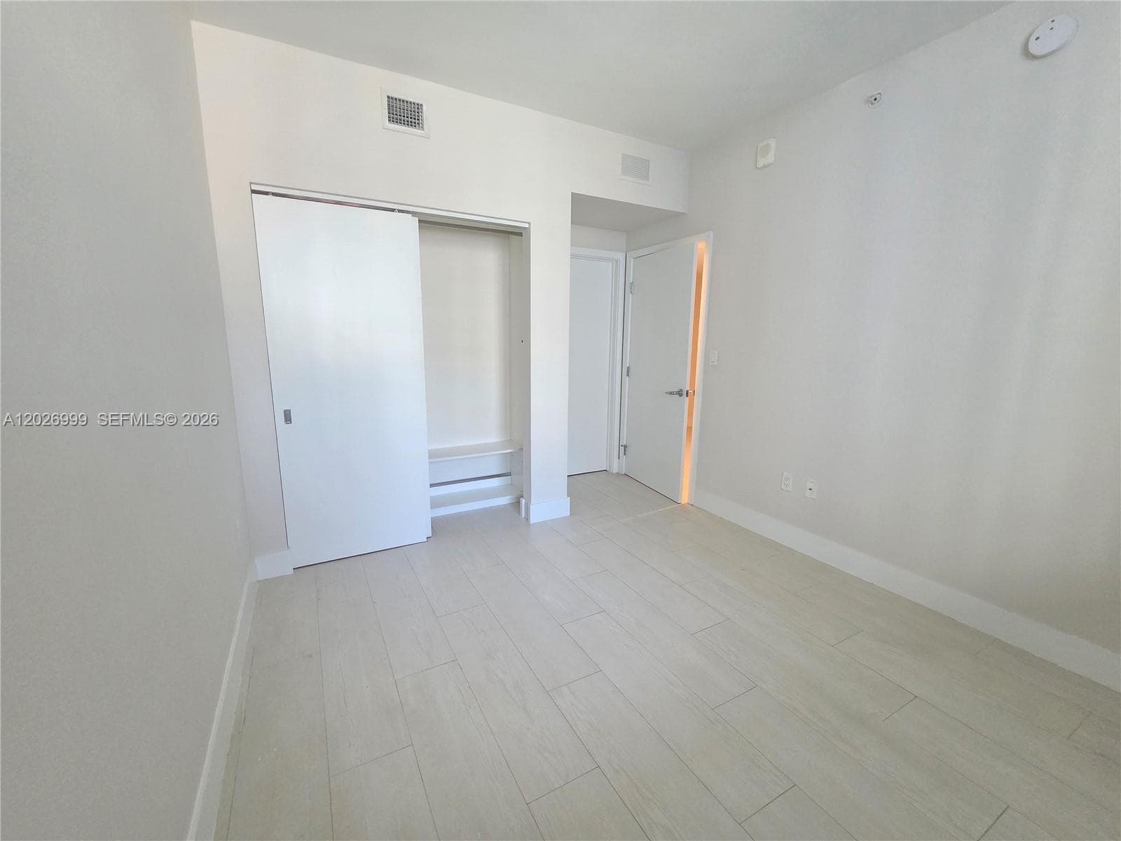 16385 Biscayne Blvd 1019 photo 24