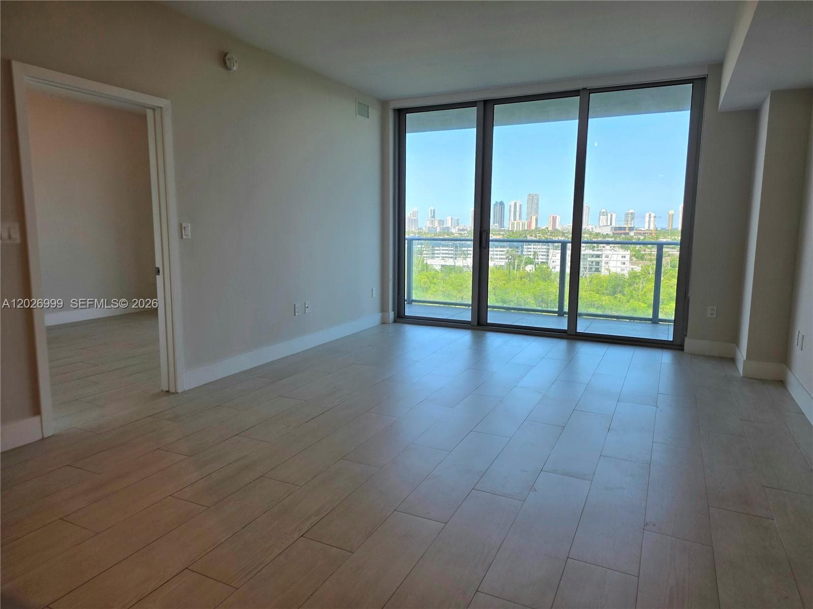 16385 Biscayne Blvd 1019 photo 11