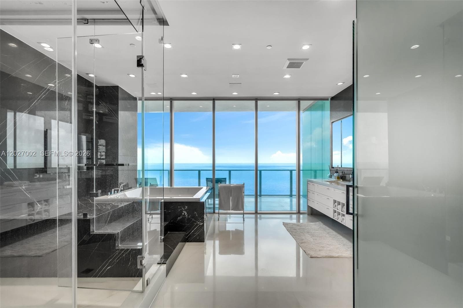 350 Ocean Dr LPH2N photo 24