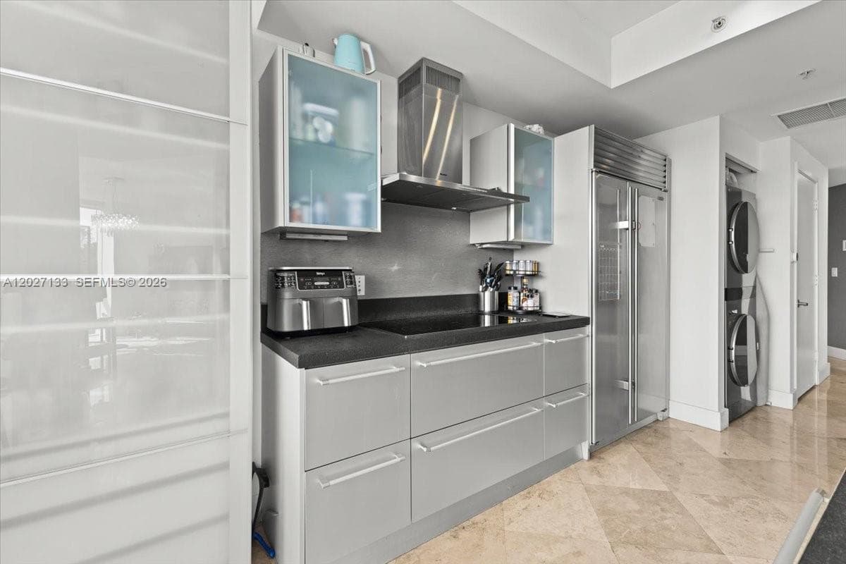 18201 Collins Ave 601A photo 2