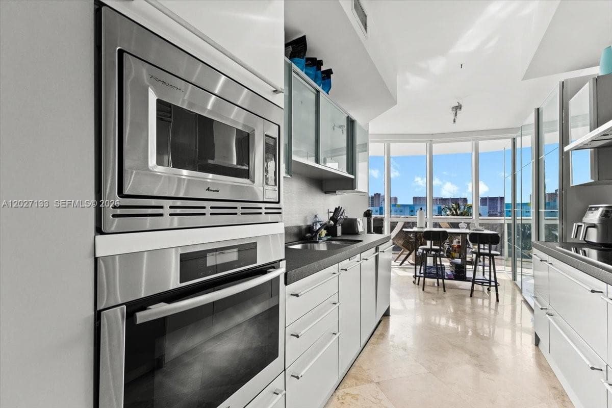 18201 Collins Ave 601A photo 3
