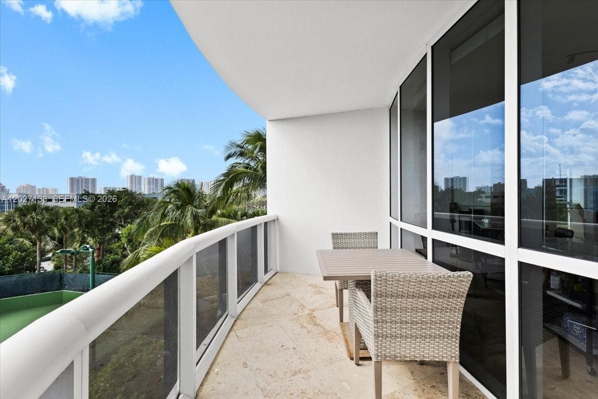 18201 Collins Ave 601A photo 14
