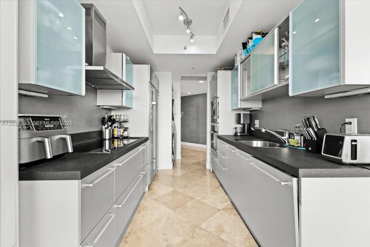 18201 Collins Ave 601A photo 8