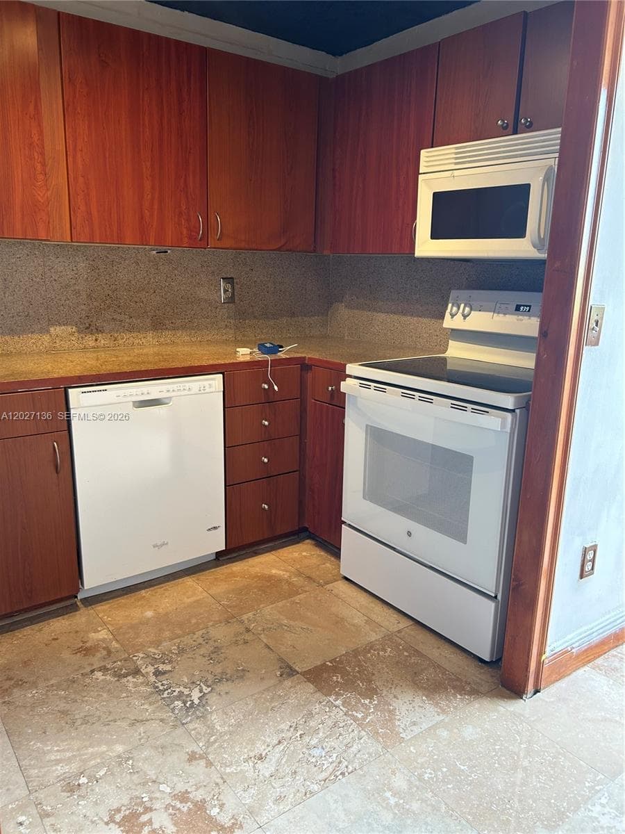 7801 NE 4th Ct 514 photo 25