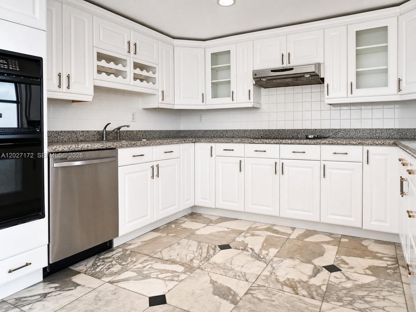1925 Brickell Ave D-1808 photo 9