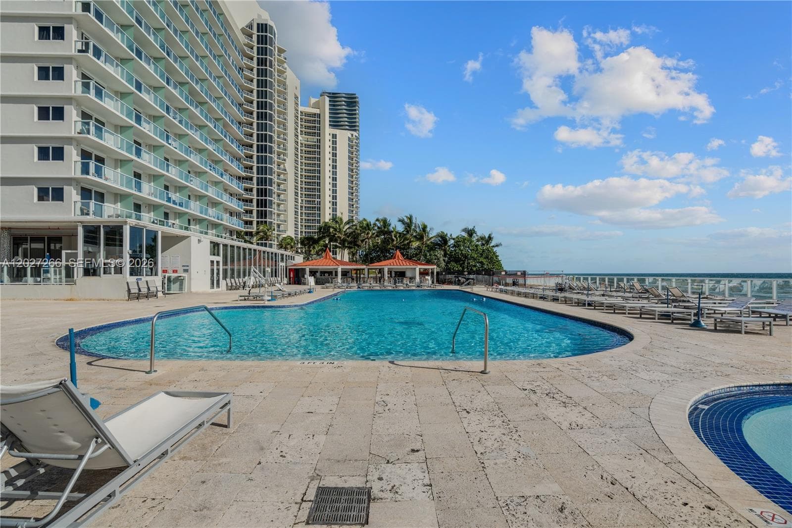 19201 Collins Ave 349 photo 22