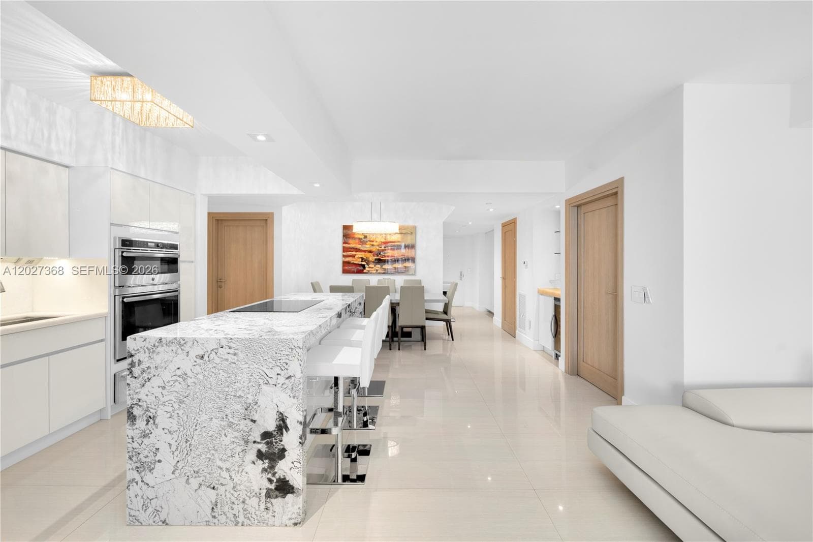 4779 Collins Ave 908 photo 3