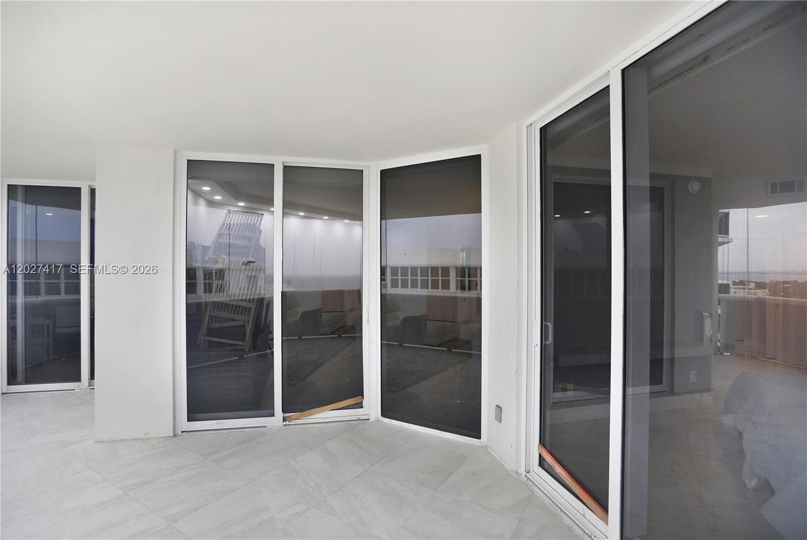 4775 COLLINS AV 1804 photo 10