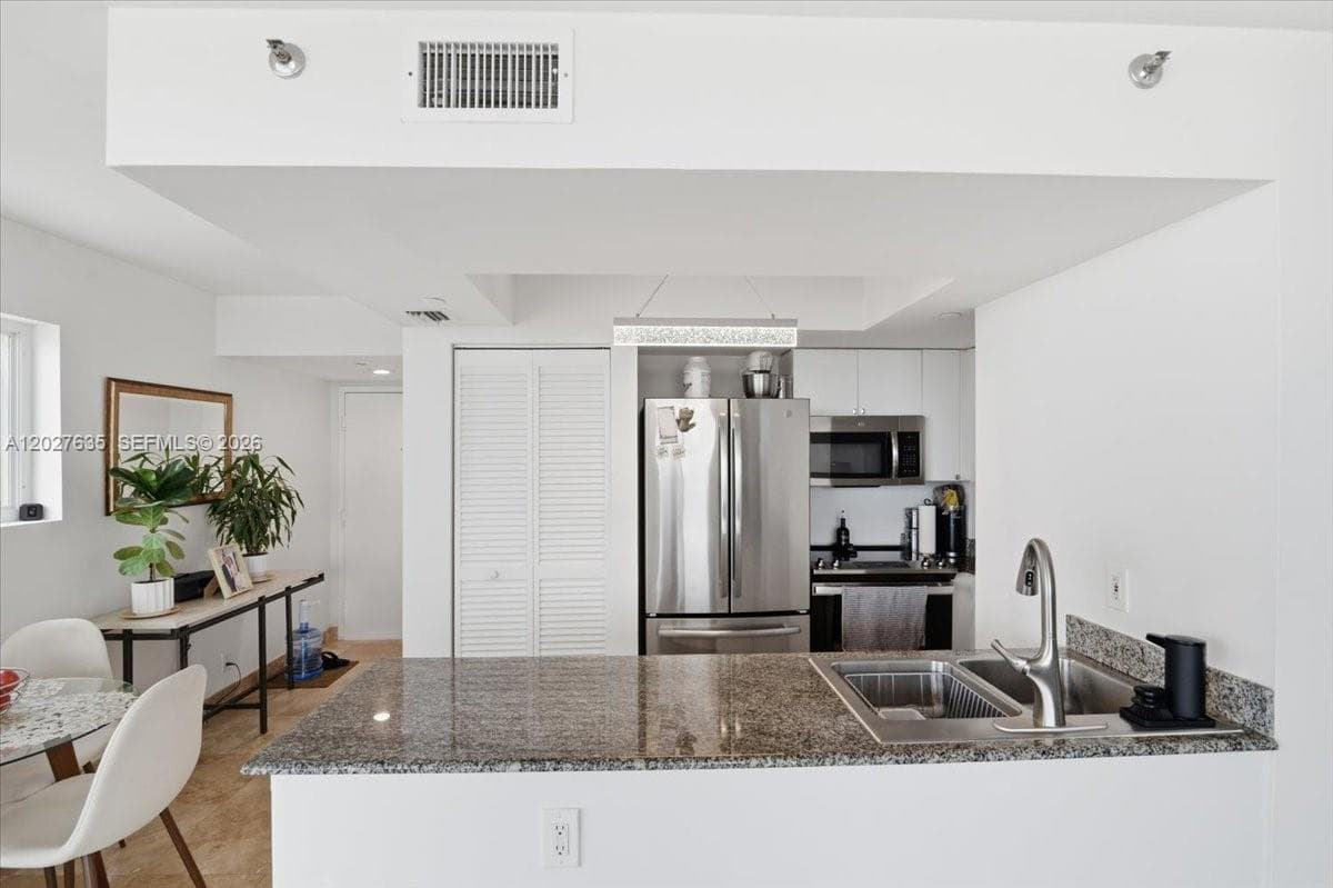 8911 Collins Ave 601 photo 16