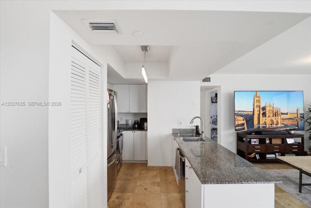 8911 Collins Ave 601 photo 11
