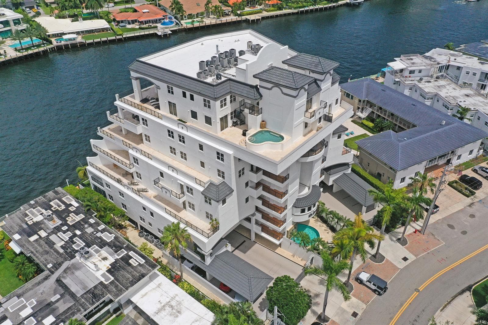 615 Bayshore Drive #402 3