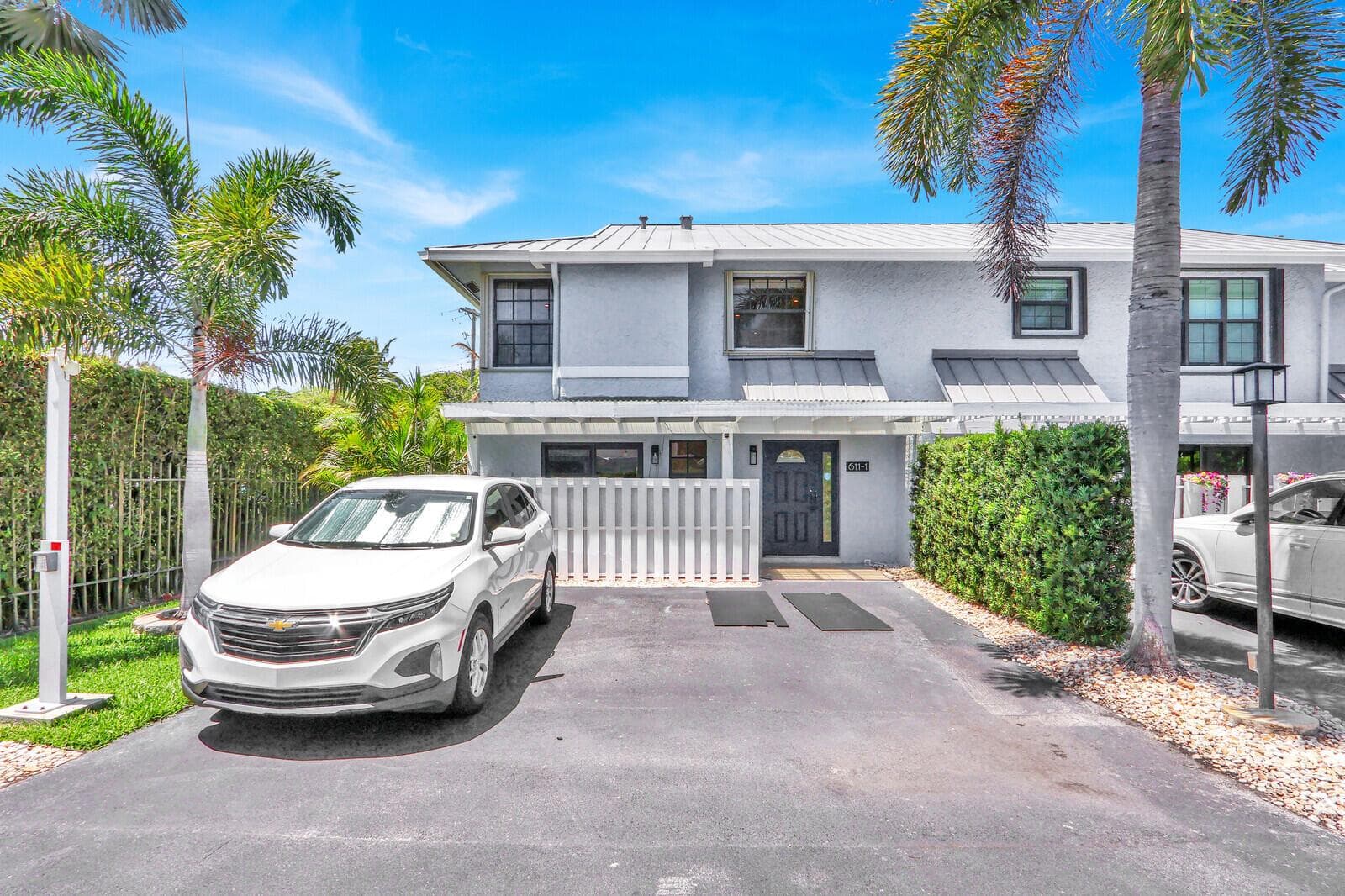 611 NE 12th Terrace #1 2