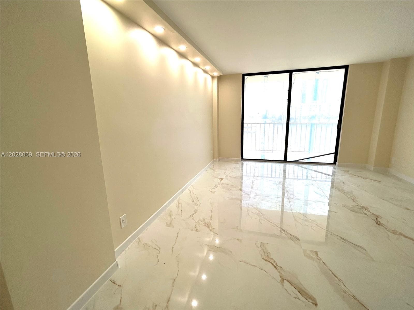 290 174th St 619 photo 17
