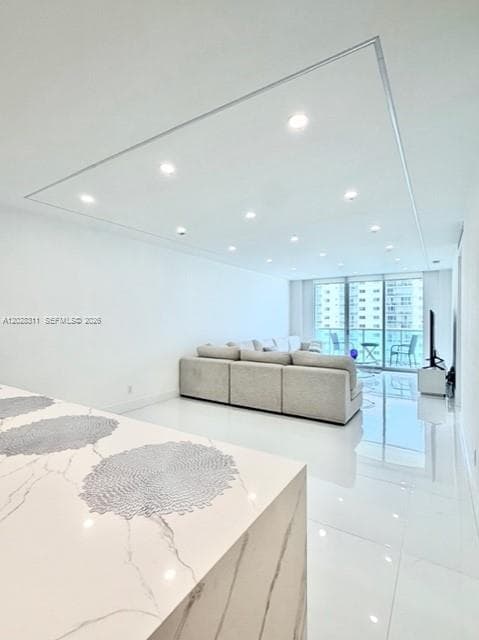 19390 Collins Ave 908 photo 1