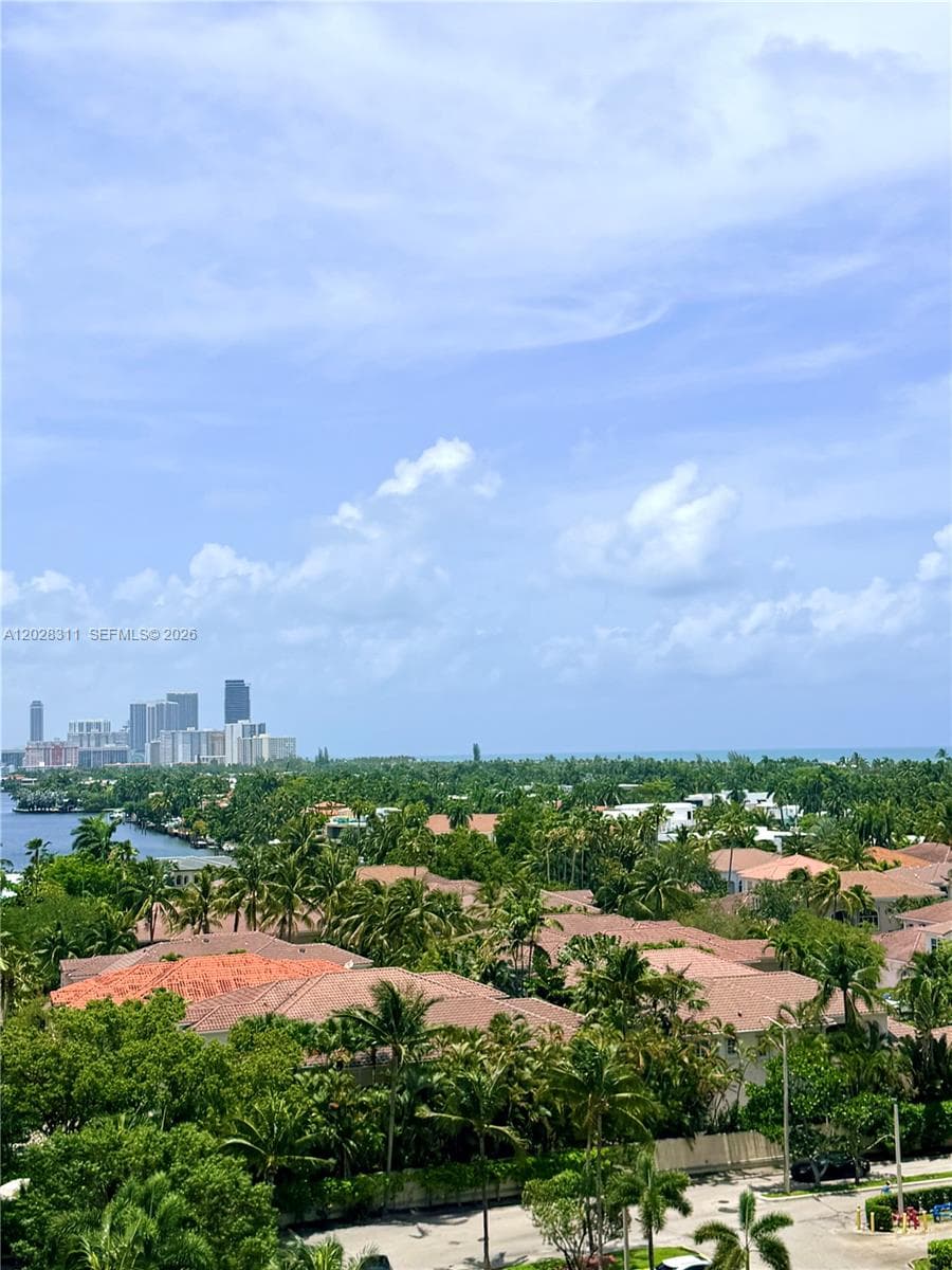 19390 Collins Ave 908 photo 15